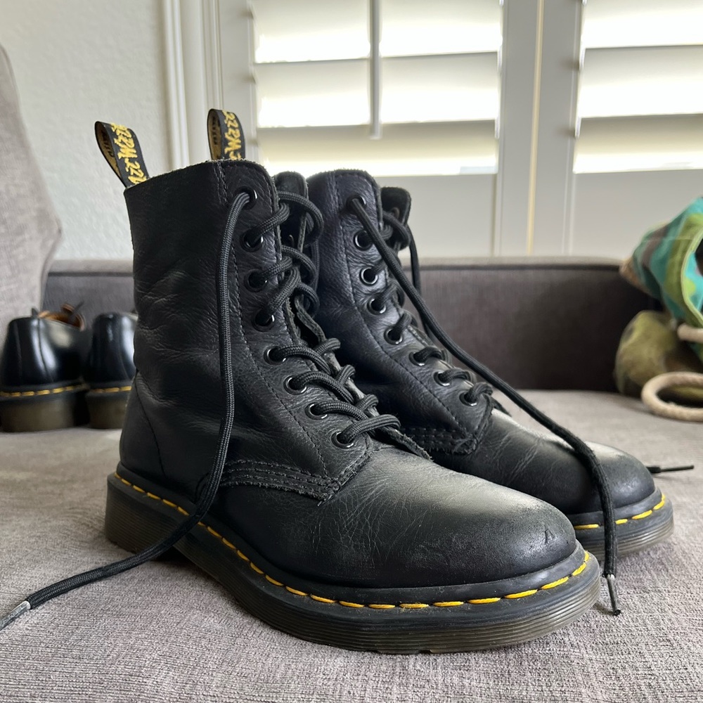 Doc Martens 1460 Women’s Pascal Virginia Leather Boots for sale!!!!!
